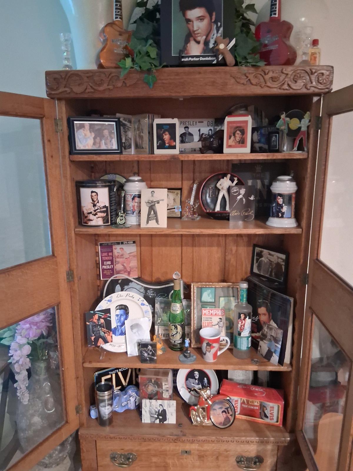 All Elvis Collection an all Elvis ALBUMS