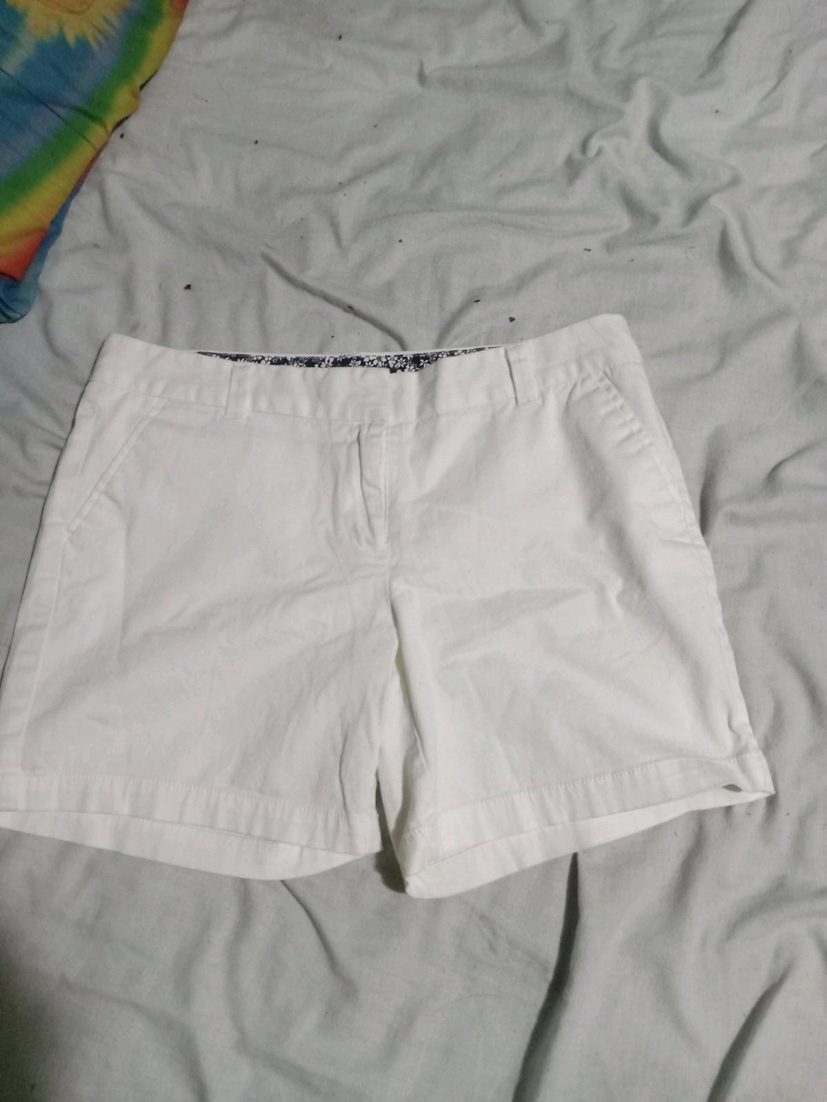 Womens white cargo shorts size 10 made by Counterparts