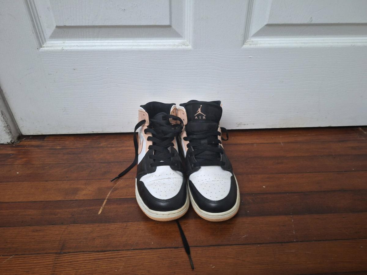 womens sneakers size 7