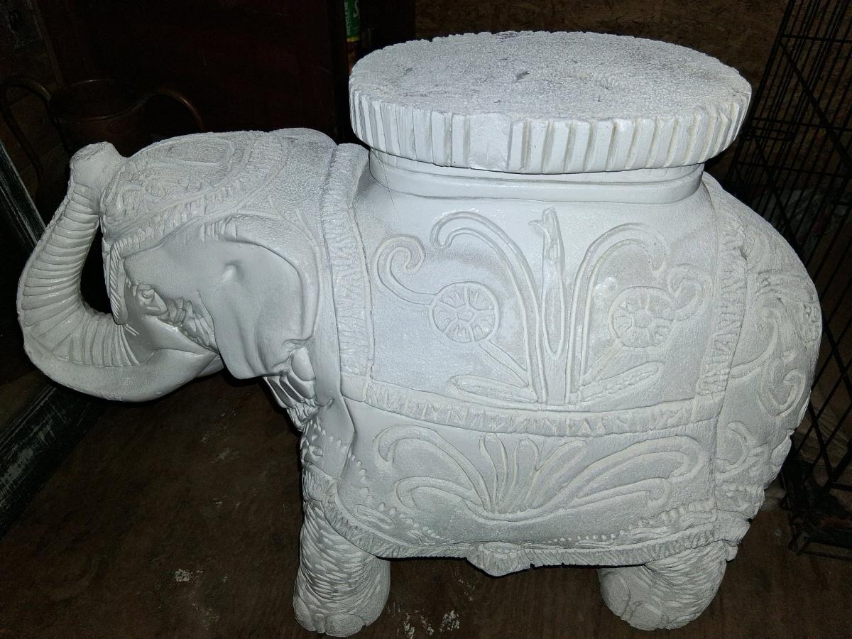 VINTAGE WHITE ELEPHANT PLANT STAND OR SIDE TABLE