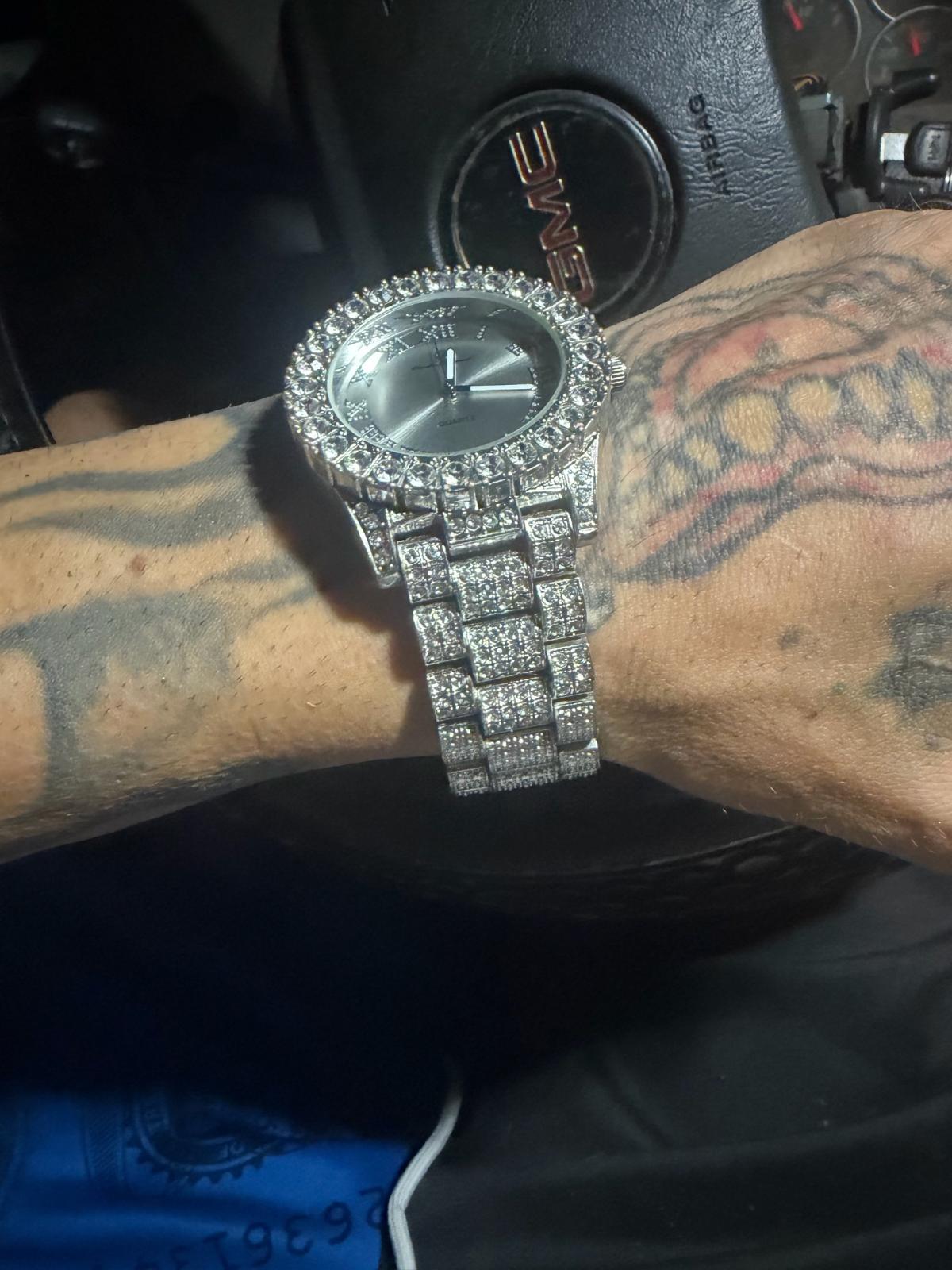 ICED OUT WATCH FLEX ON EM