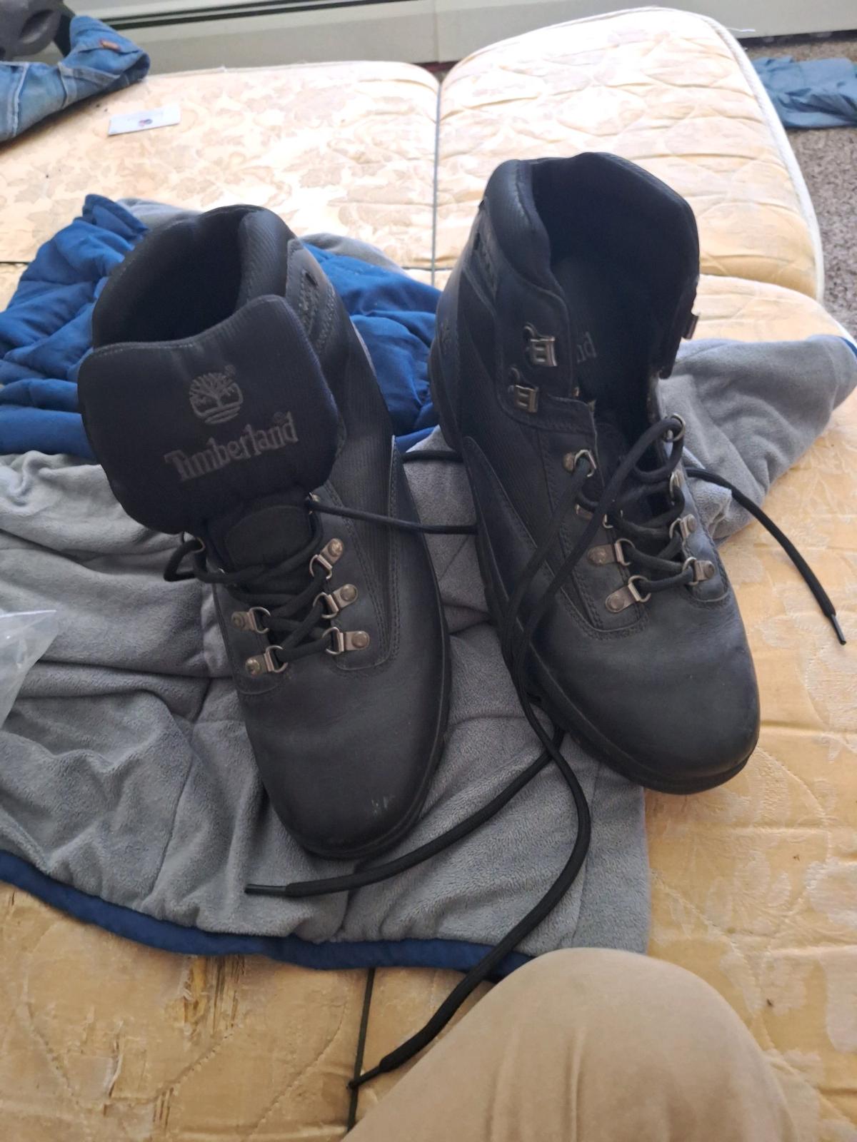 Boots looks very comfortableLooks o k timber