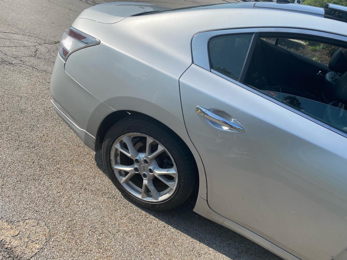 2014 silver Nissan Maxima A35 generation