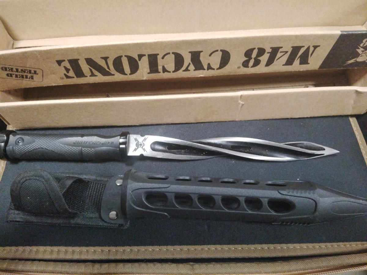 collectible folding novelty knives and more