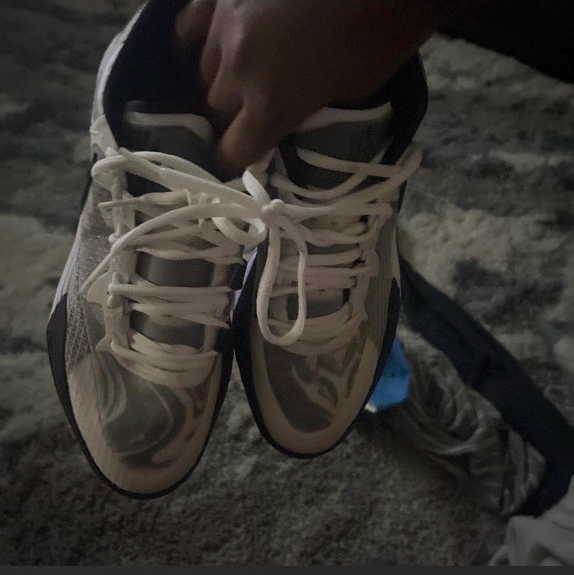 Kyrie 8 basketball shoes size 95