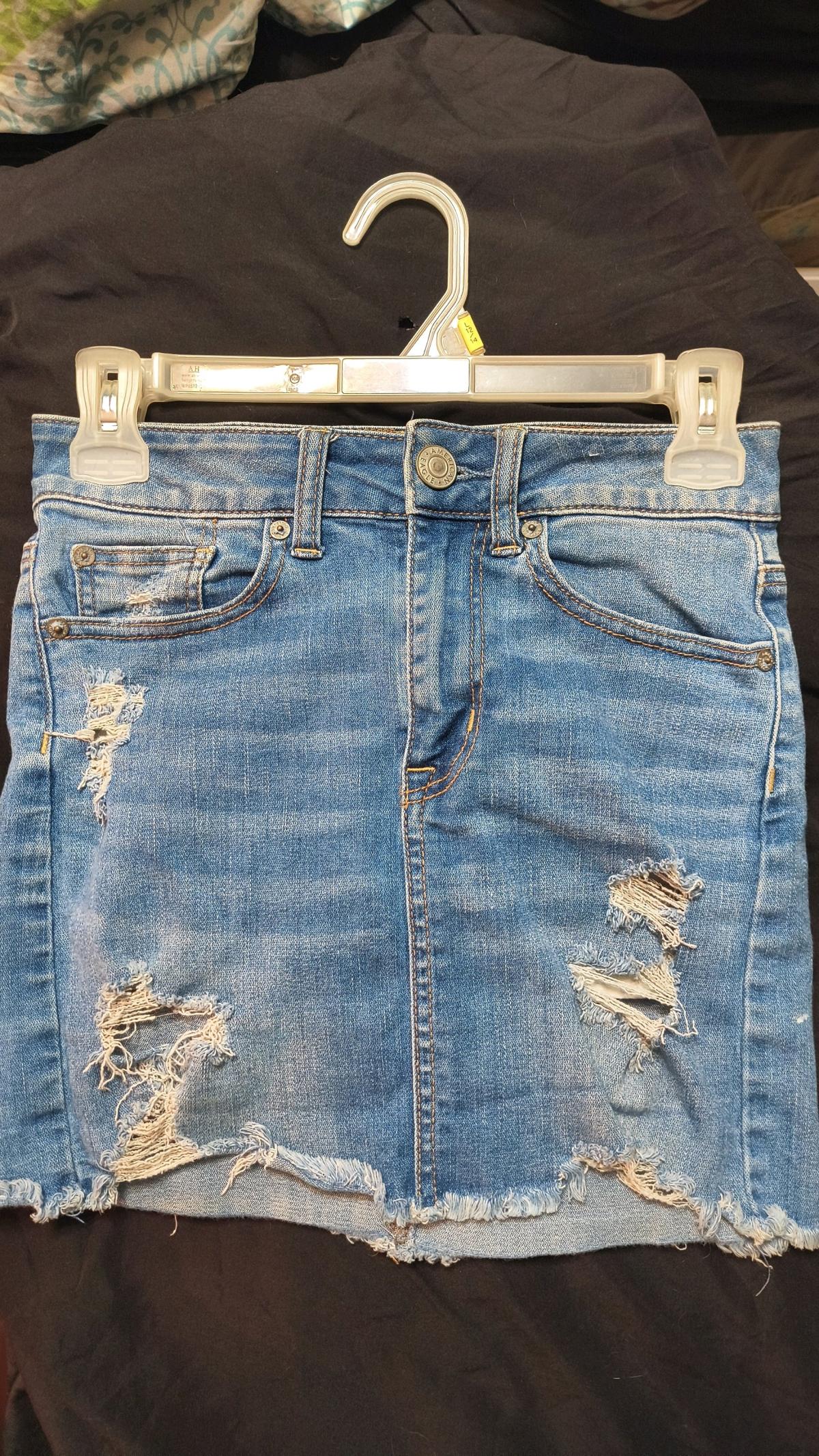 womens American Eagle skirt