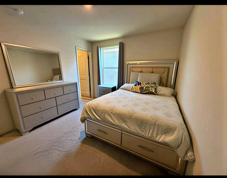 Great Deal Queen Bedroom Set for Sale