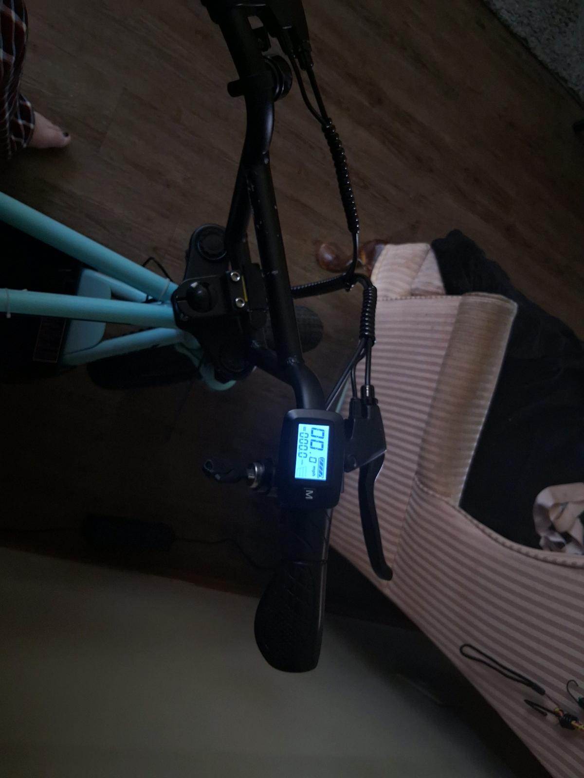 caroma D2 electric scooter
