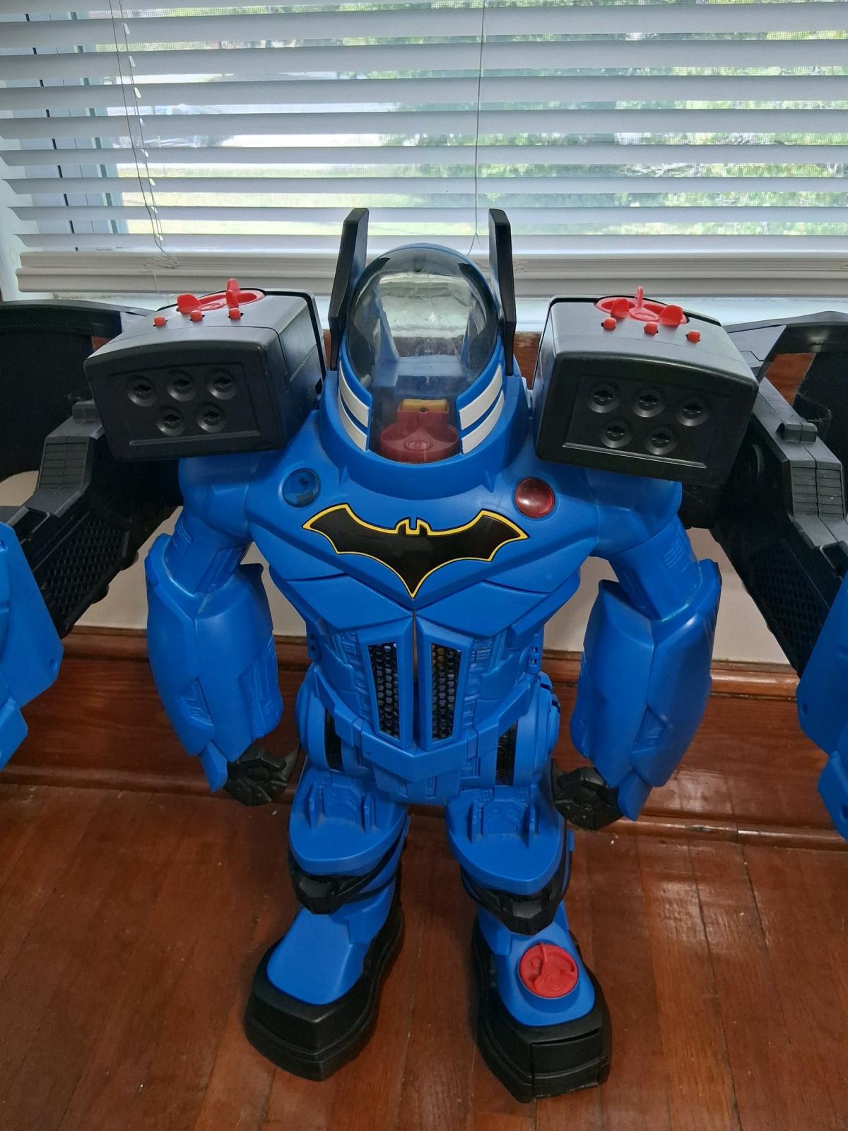 Batman Extreme Megabot with wings