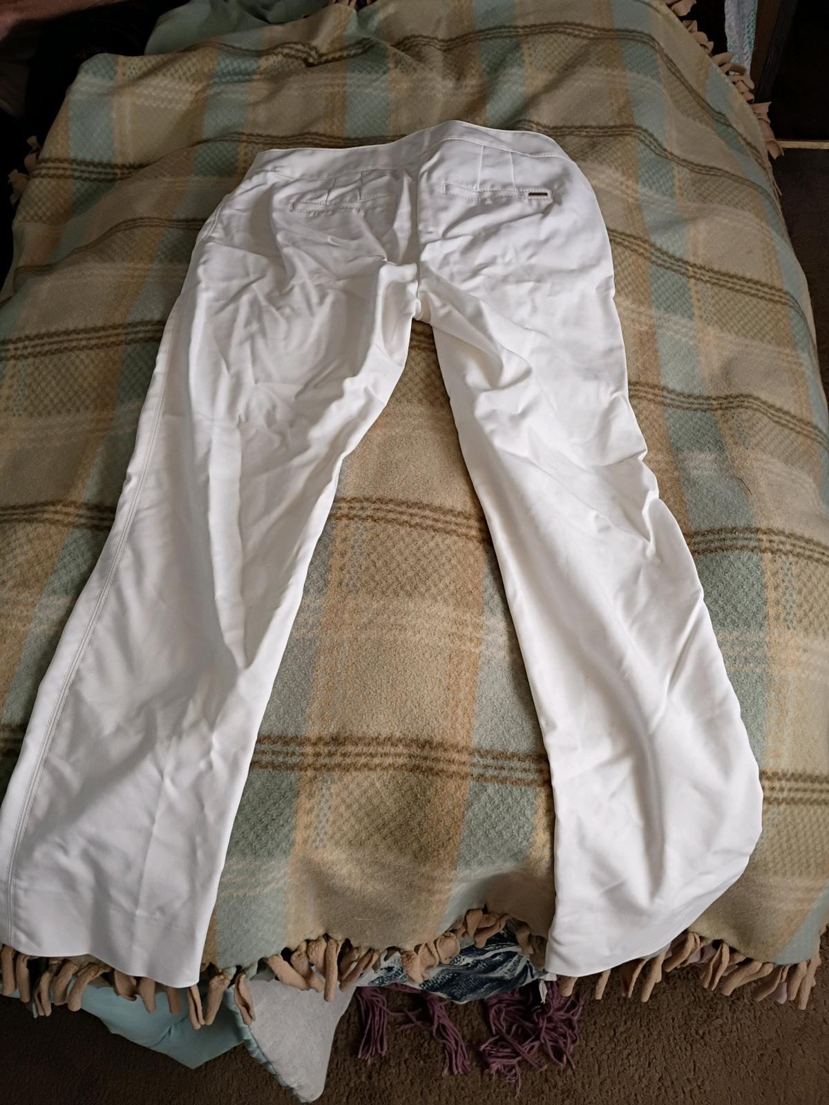 white pants size 4 R never worn