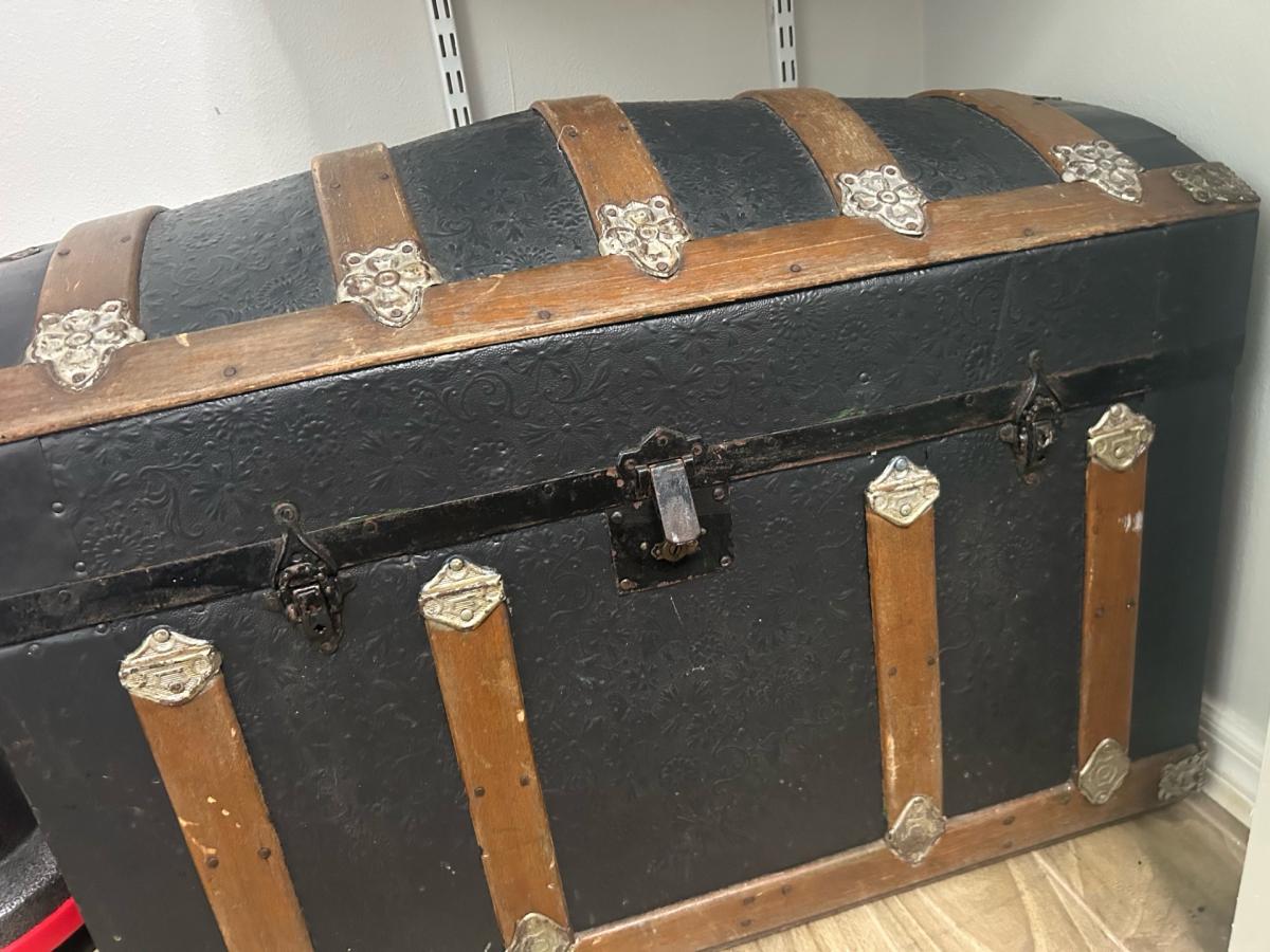 steam trunk embossed on wheels 18001900 google says