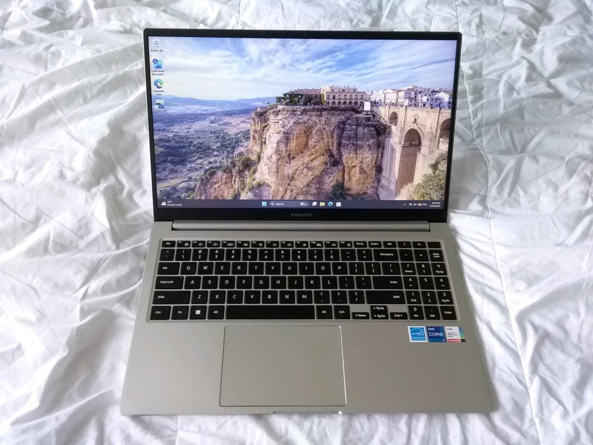 Samsung Galaxy Book i7 16GB RAM 512GB SSDNVIDIA MX450 Laptop