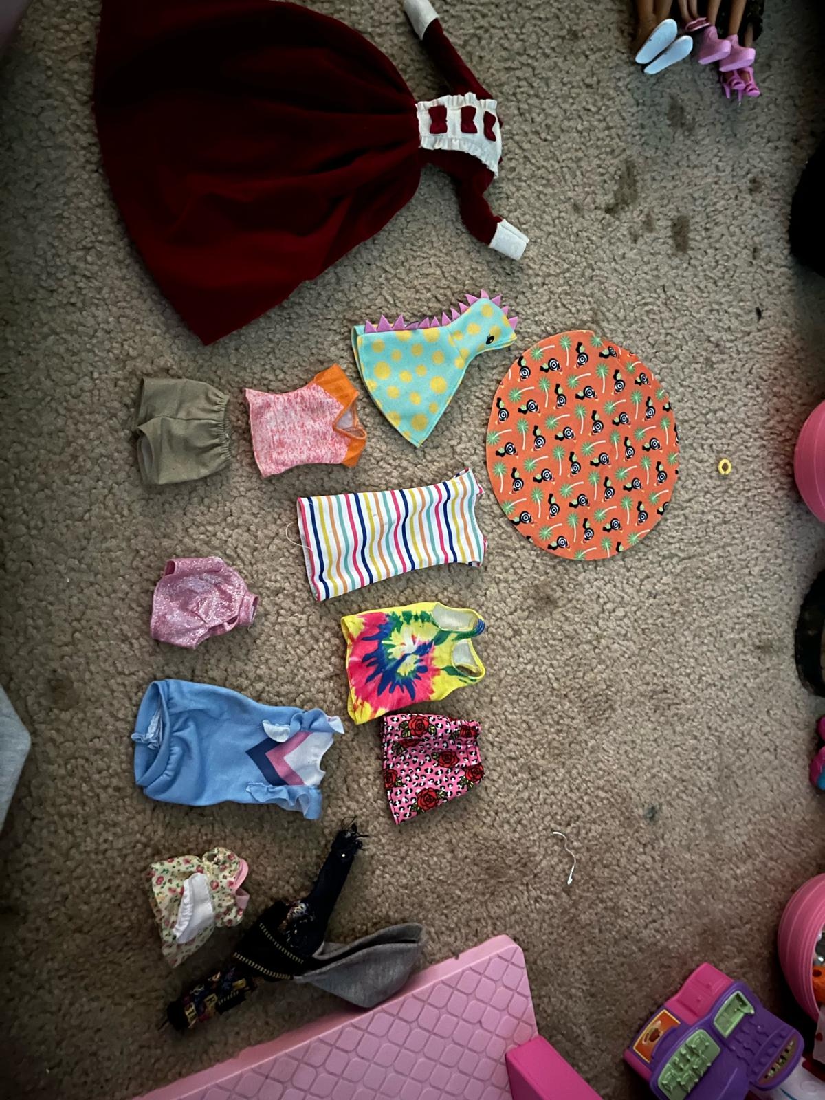 Barbie dream house with toys included