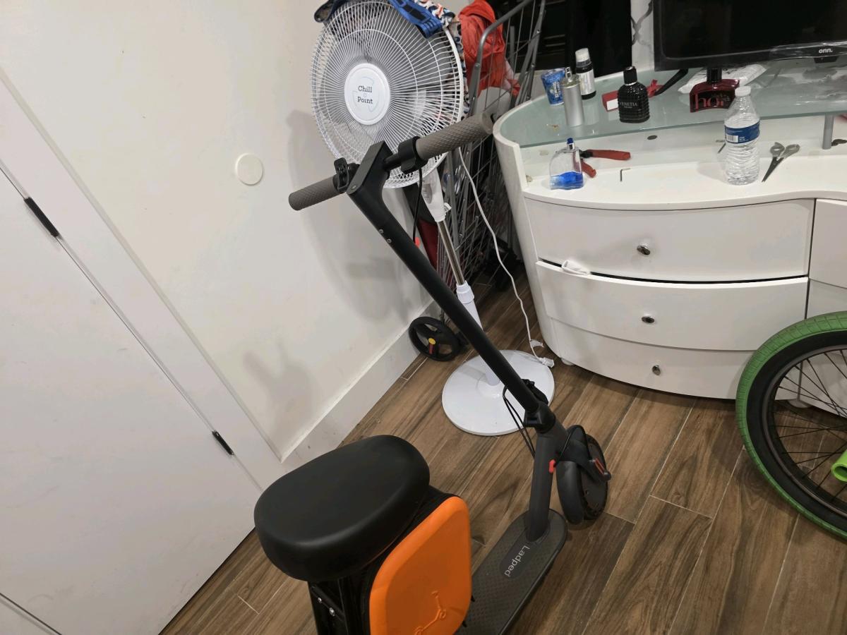 Ladped electric scooter gray en black orange