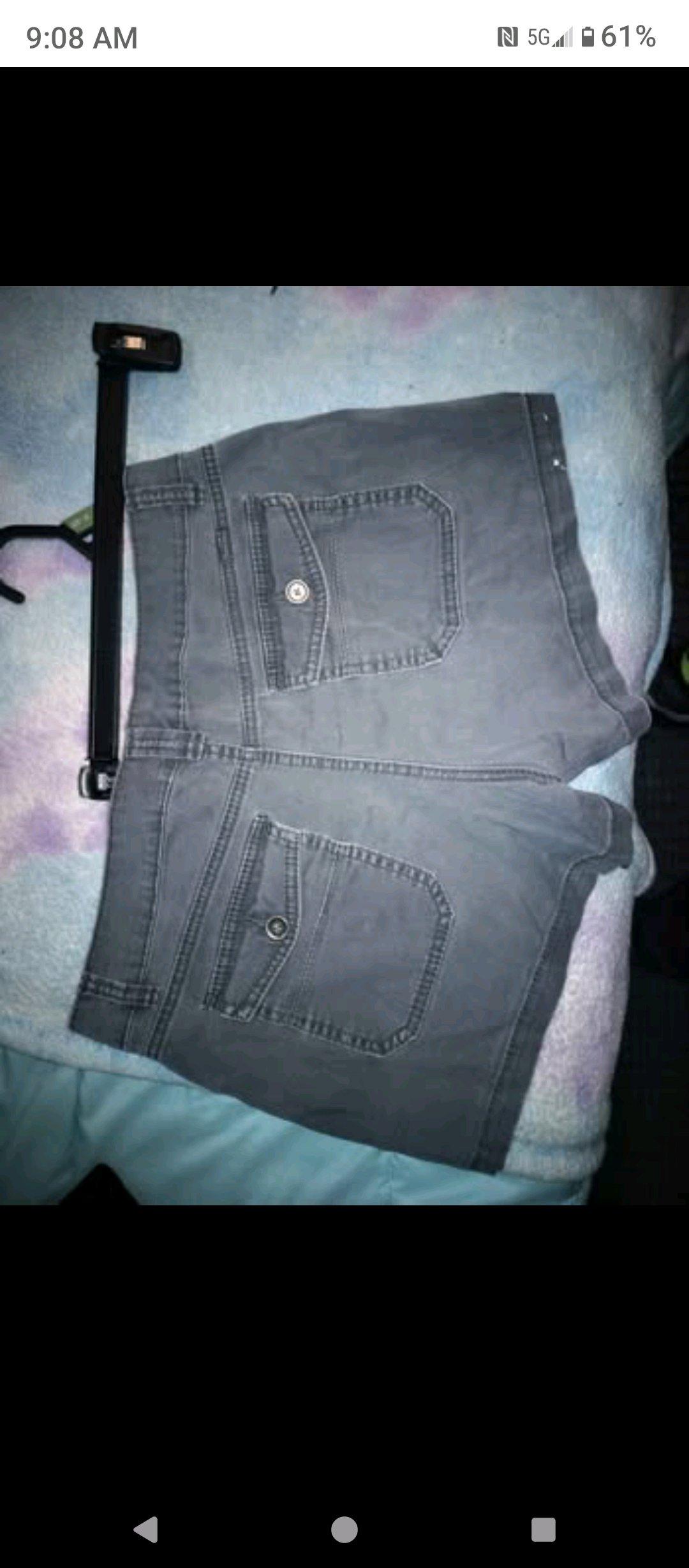 LIKE NEW UNIONBAY Juniors grey shade Size 11