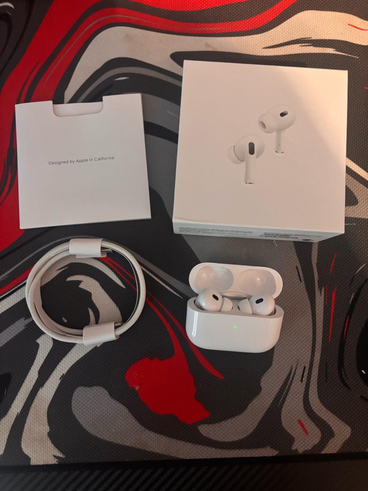 AIRPOD PRO 2s with case