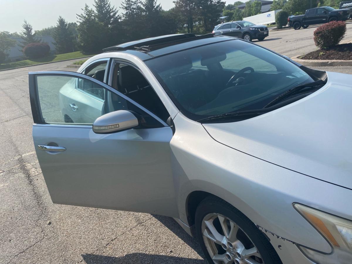 2014 silver Nissan Maxima A35 generation