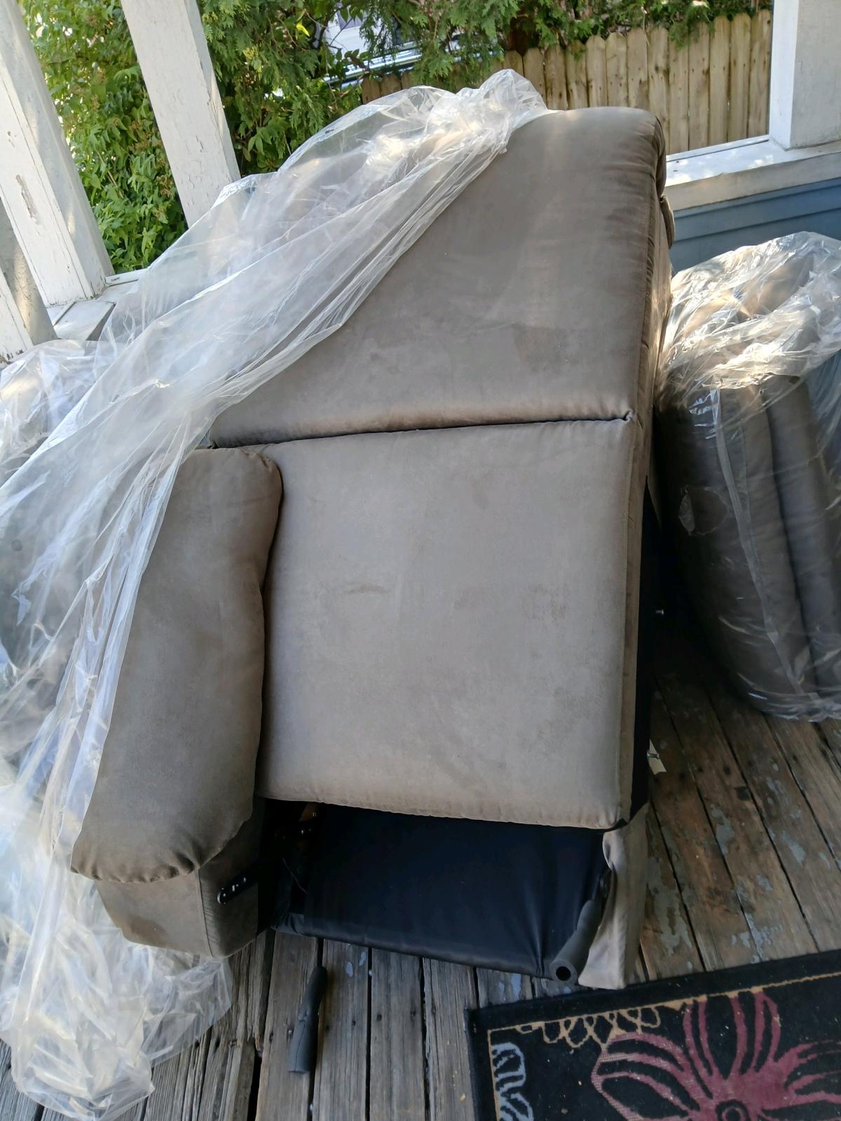 BRAND NEW RECLINING CHAISE LOUNGE