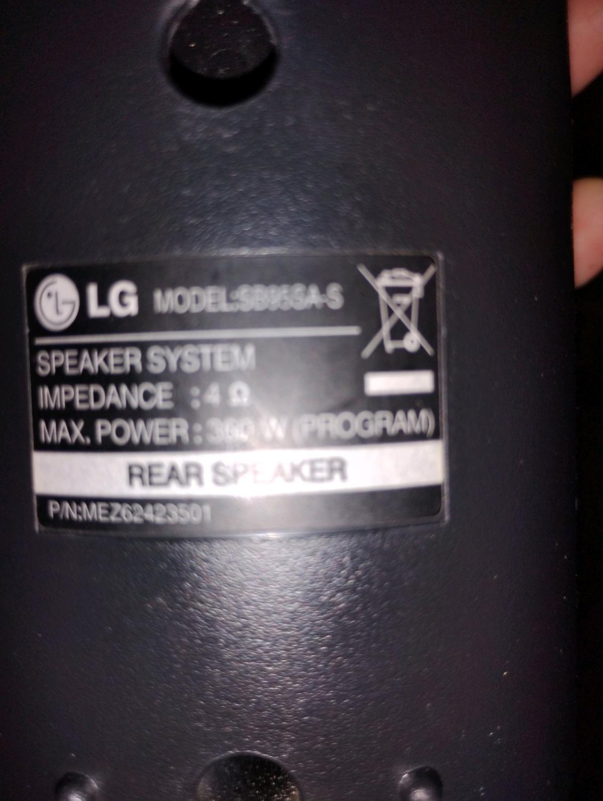 2 sets lg speakers