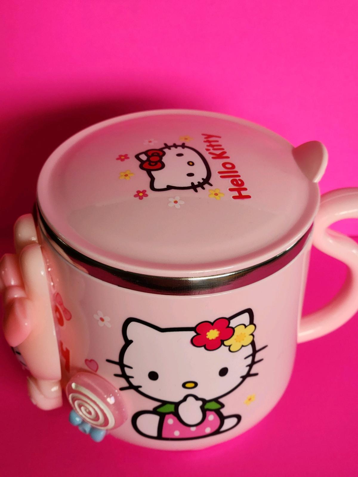 My Melody y Hello kitty
