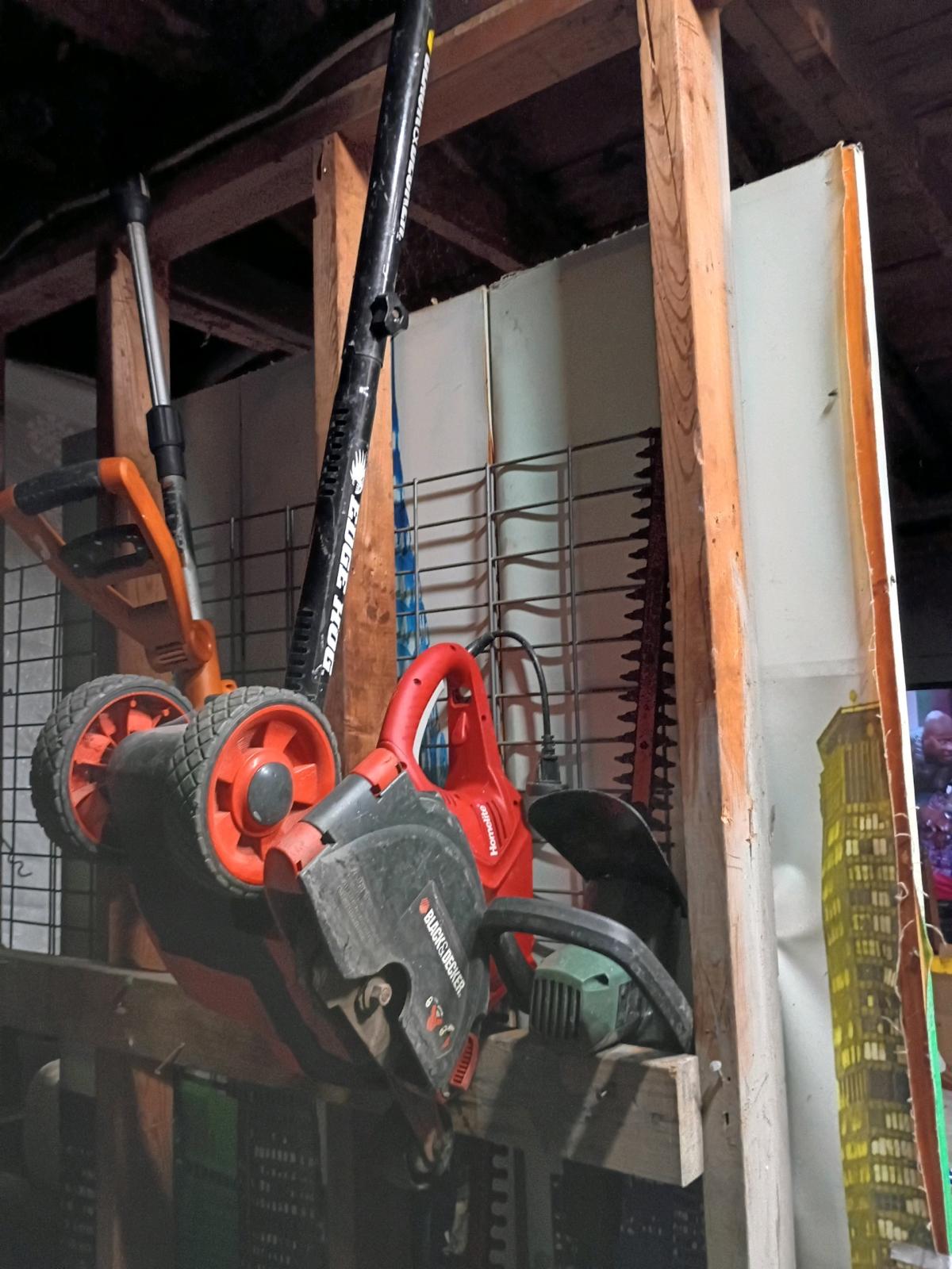 BlackNDecker HEDG HOG and ditch digger