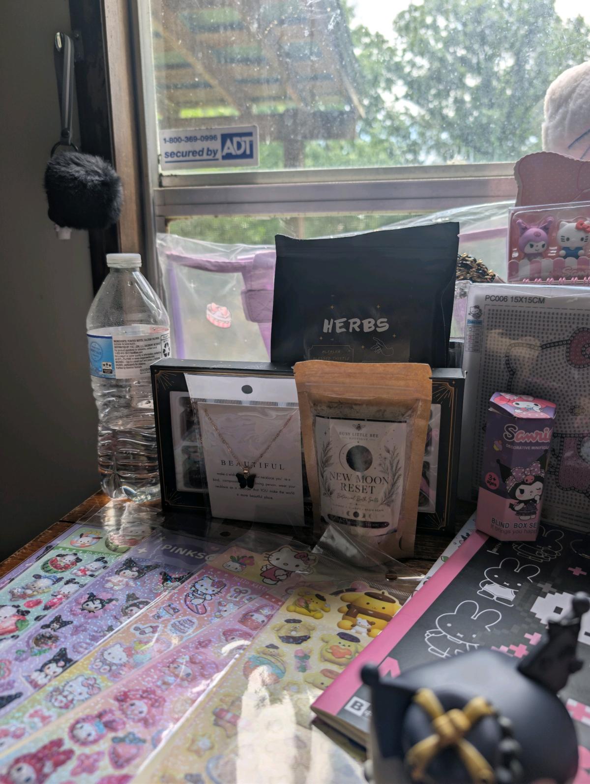 small sanrio stationary bundle