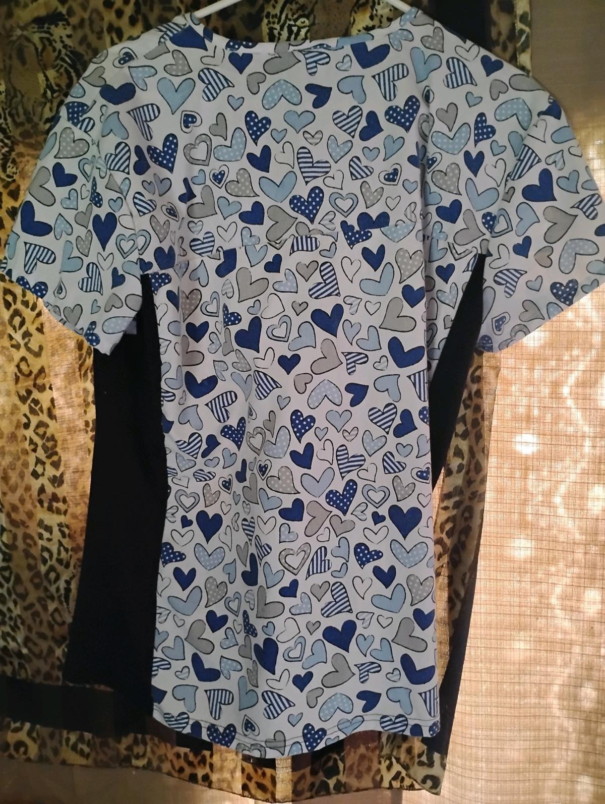 A Nice Womens Heart Scrub