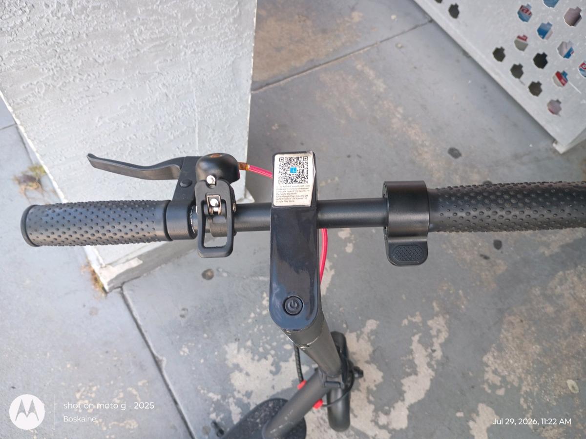 Joyhis JS Android Electric Scooter W Charger