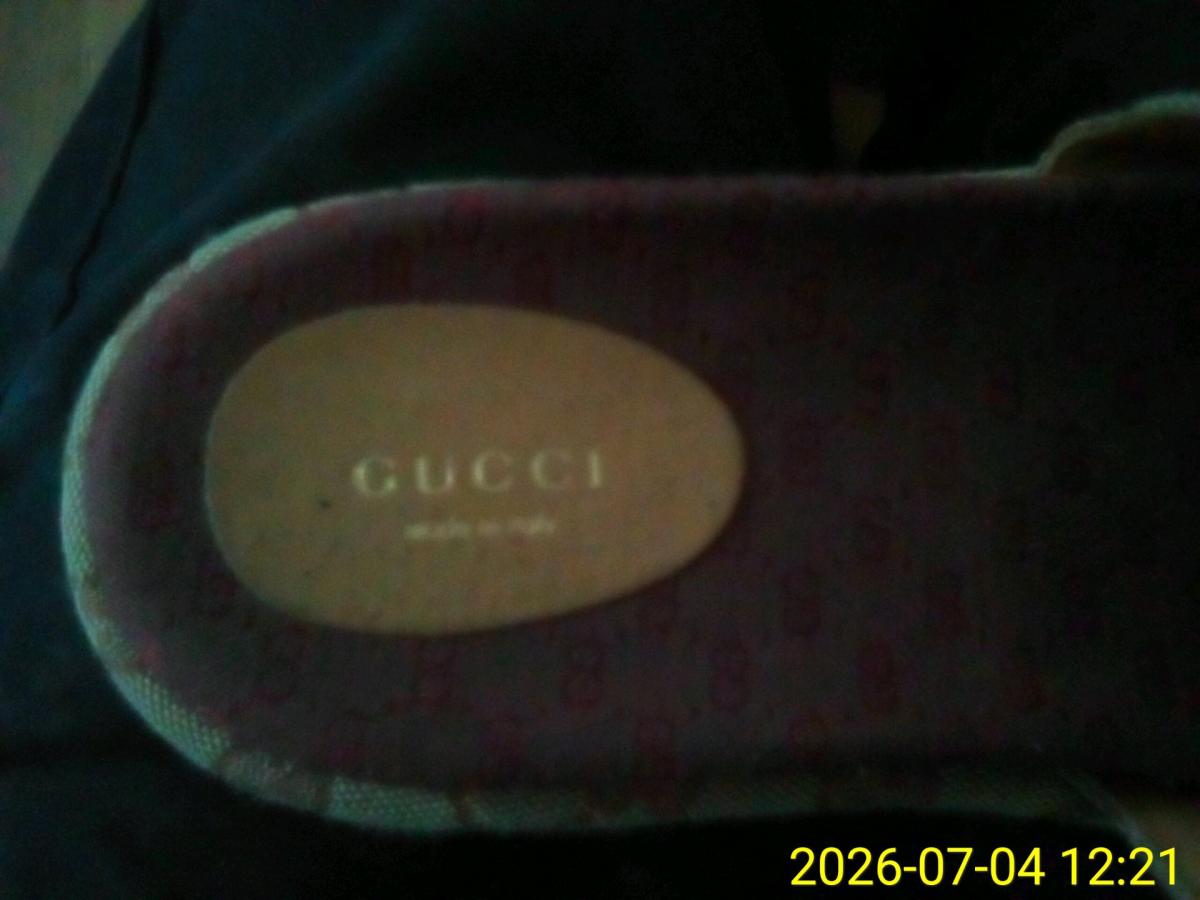 GUCCI SLIDES WOMENS SIZE 9