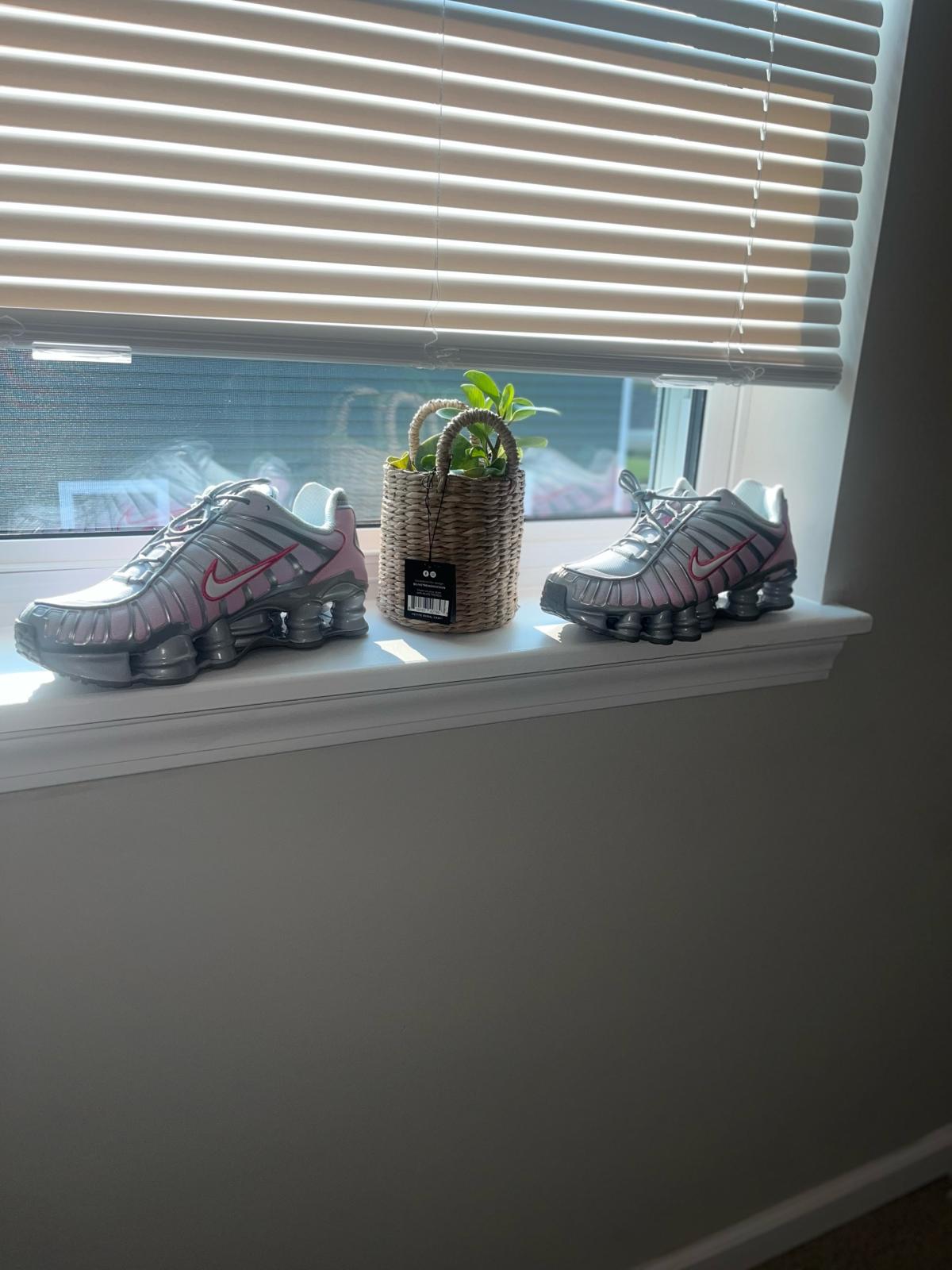 size 9 men nike shox tl pink foam women 105