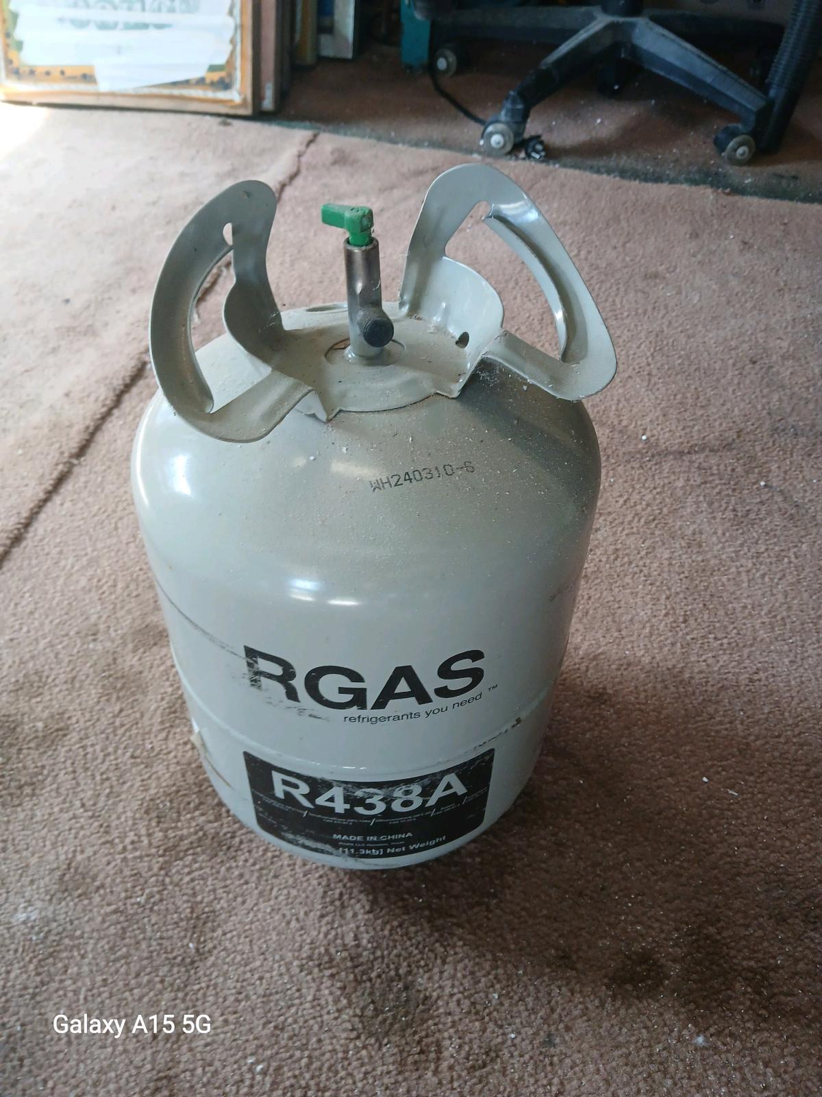 Used canister of refrigerant RGAS   R438A