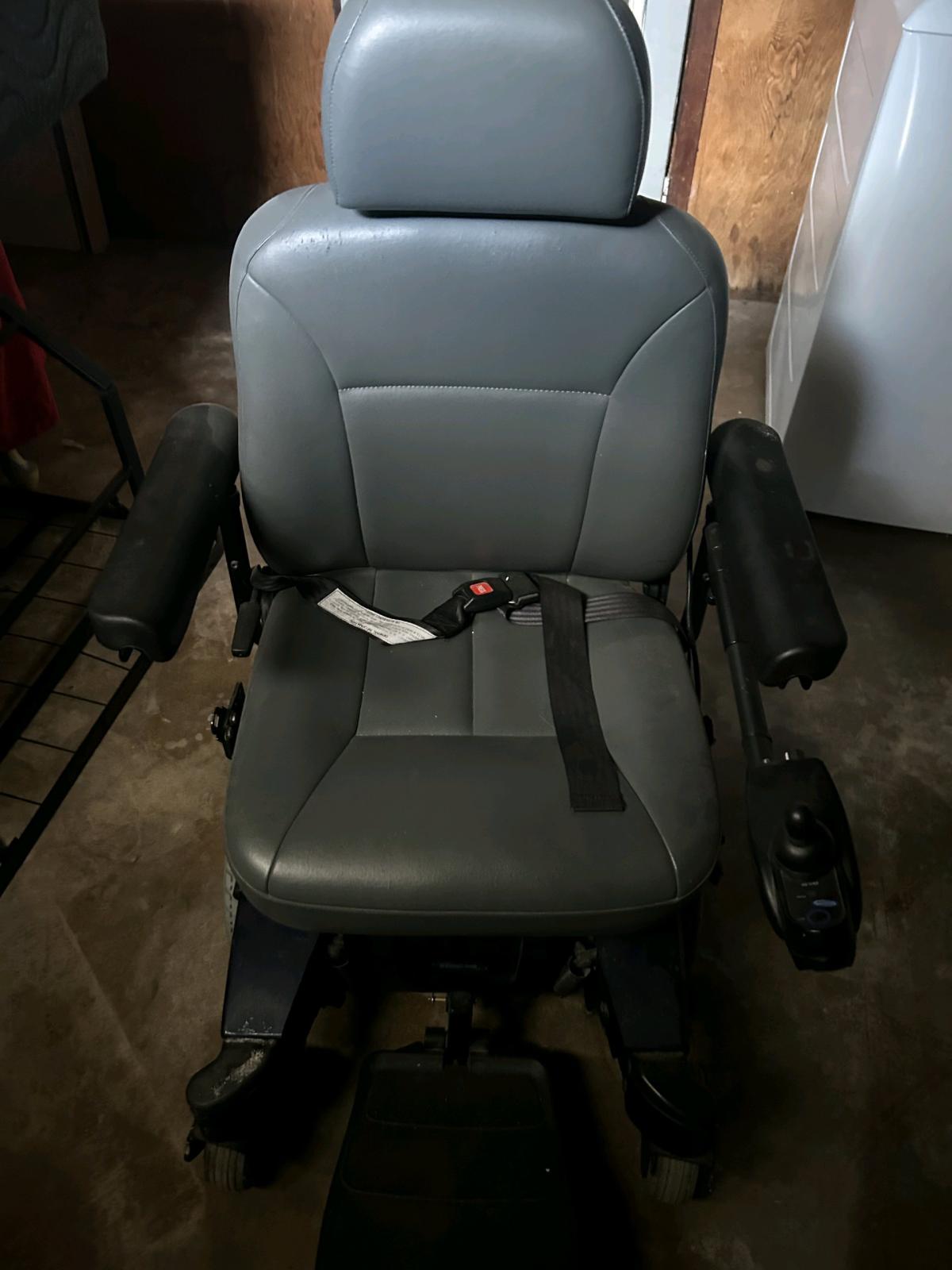 scooter chair with joystick may need new battery not sure