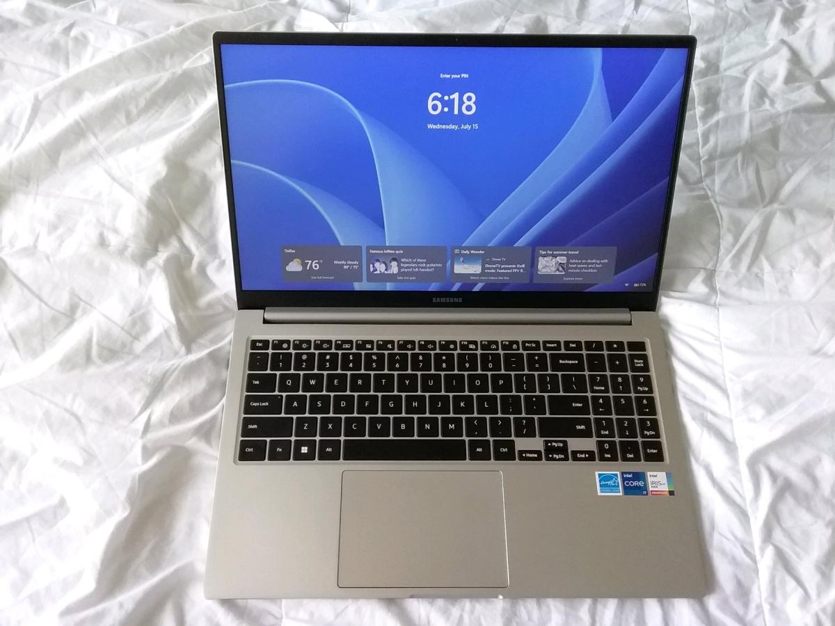Samsung Galaxy Book i7 16GB RAM 512GB SSDNVIDIA MX450 Laptop