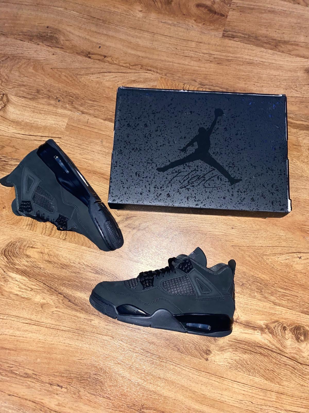 black cats