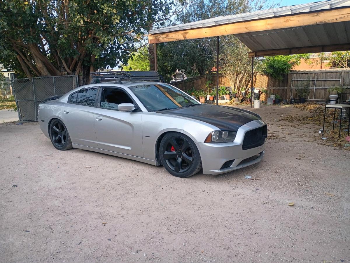 Dodge charger v6 2012 asking 4500