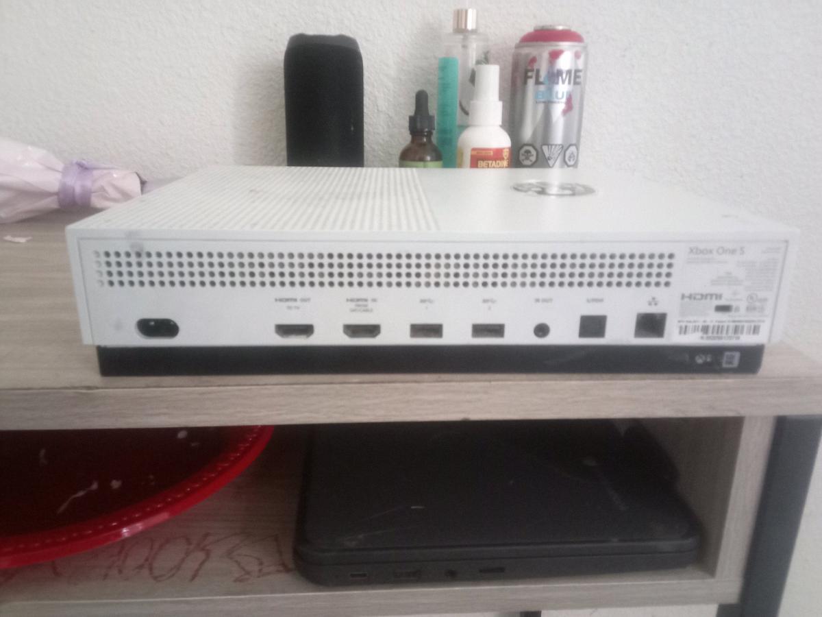 Microsoft Xbox one s used no controller or power cord