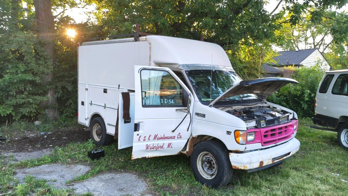 1999 Ford E350 Econoline truck