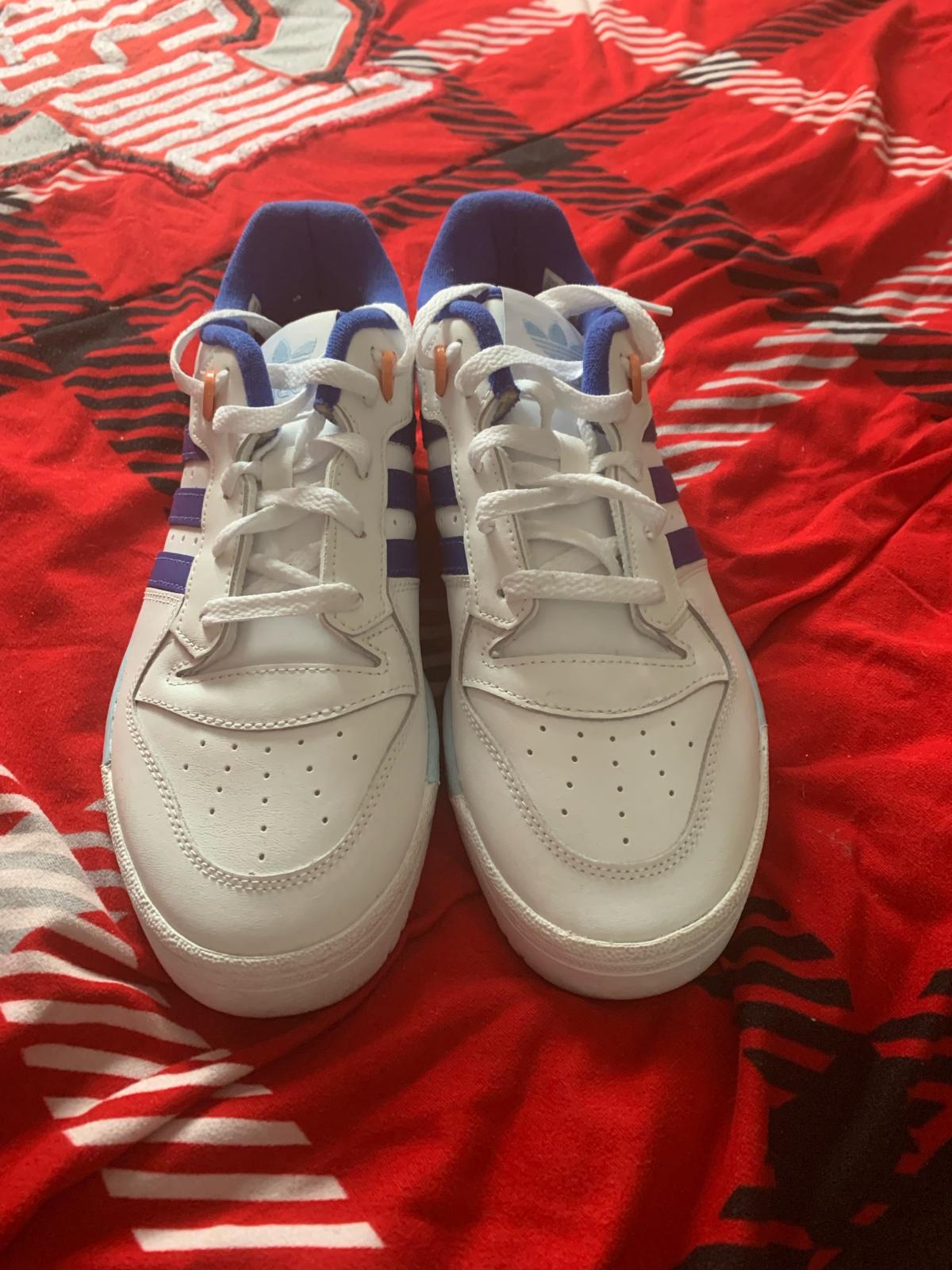 unisex regular adult adidas size 7 12