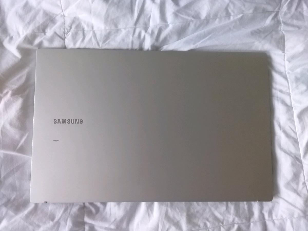 Samsung Galaxy Book i7 16GB RAM 512GB SSDNVIDIA MX450 Laptop