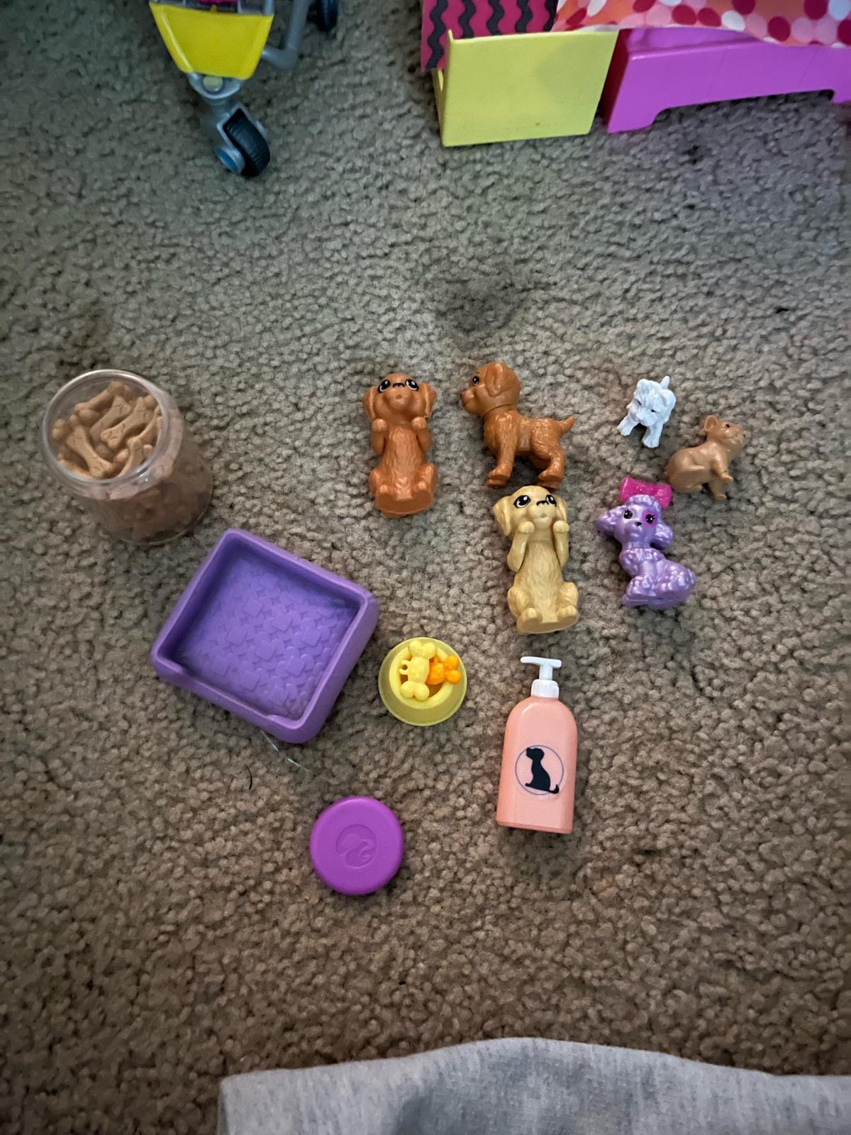 Barbie dream house with toys included