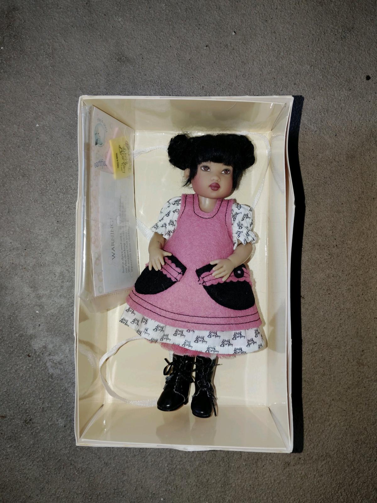 dolls colector items