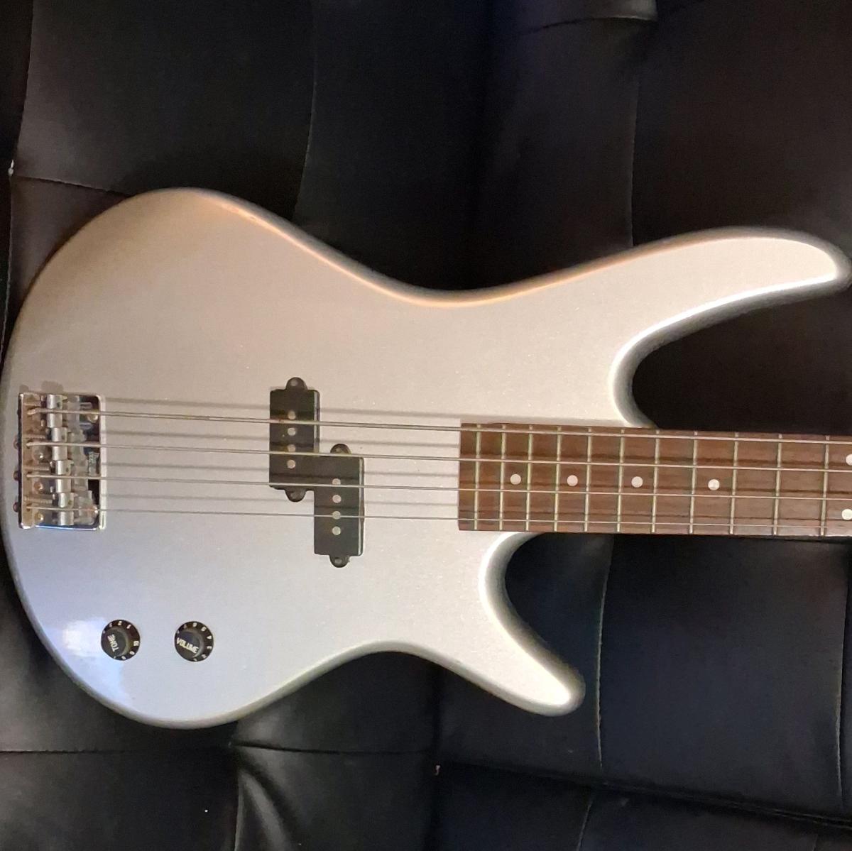 Ibanez GSR100 4String Electric Bass Guitar  Great Co