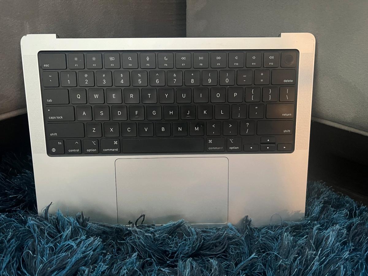 A2442 2021 MACBOOK PRO M1 PRO TOP CASE ONLY NOT COMPLETE