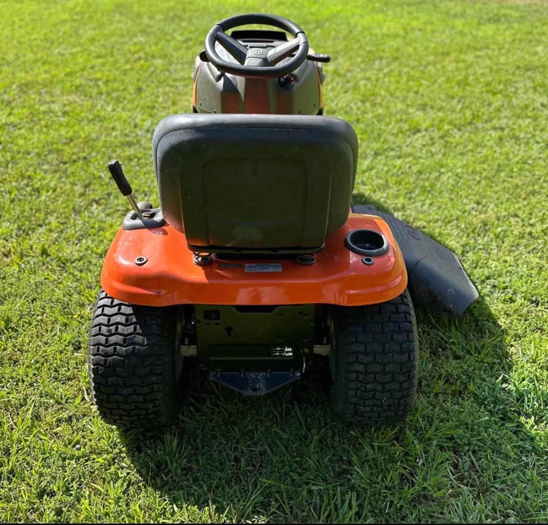 Husqvarna YTA22V46 46 Riding Lawn Mower  22HP VTwin  Runs