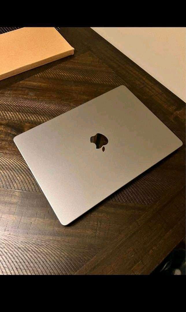 MacBook pro 2024 model