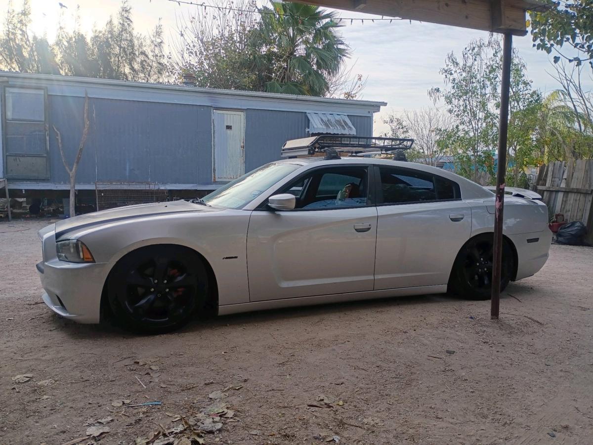 Dodge charger v6 2012 asking 4500