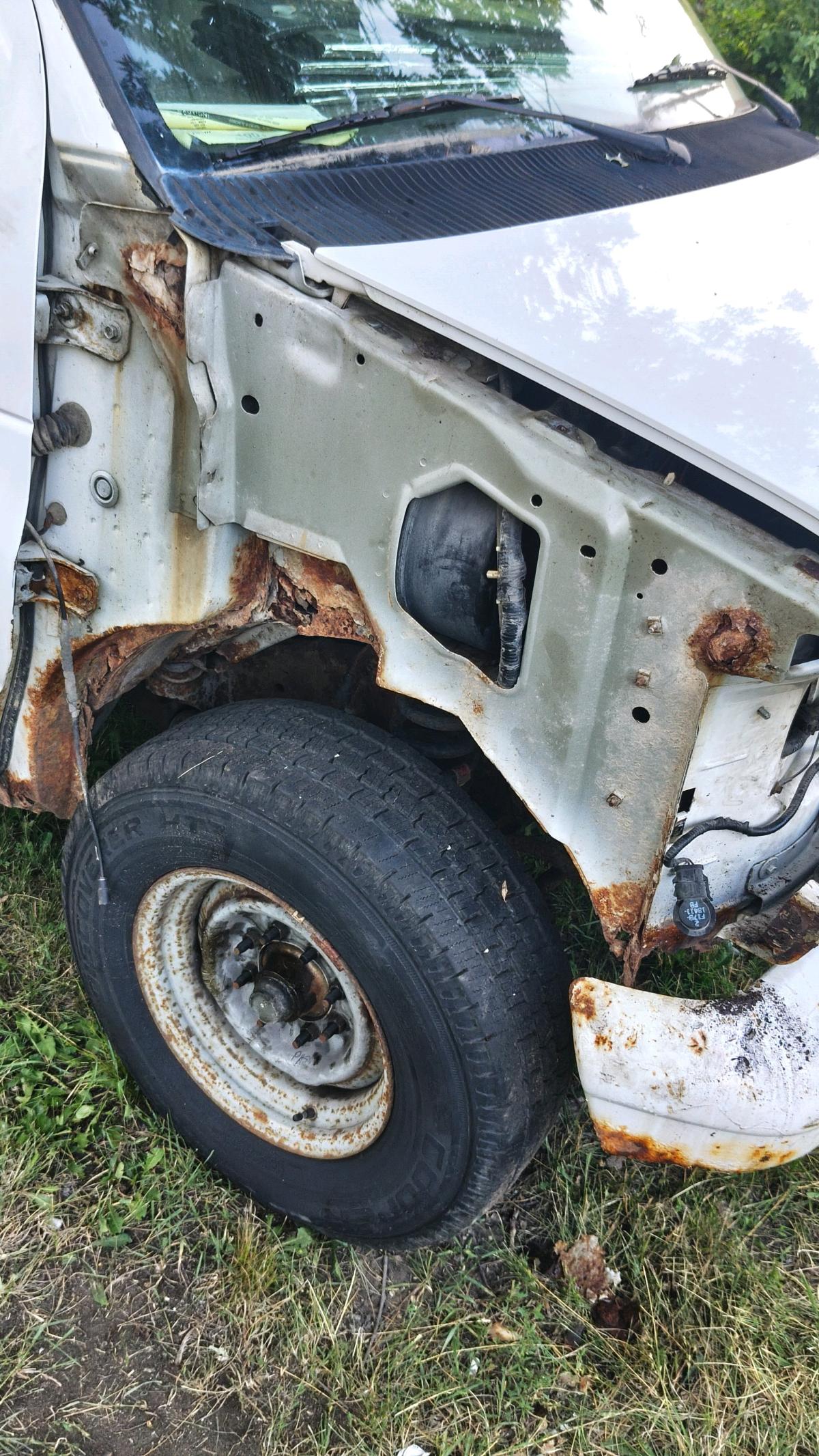 1999 Ford E350 Econoline truck