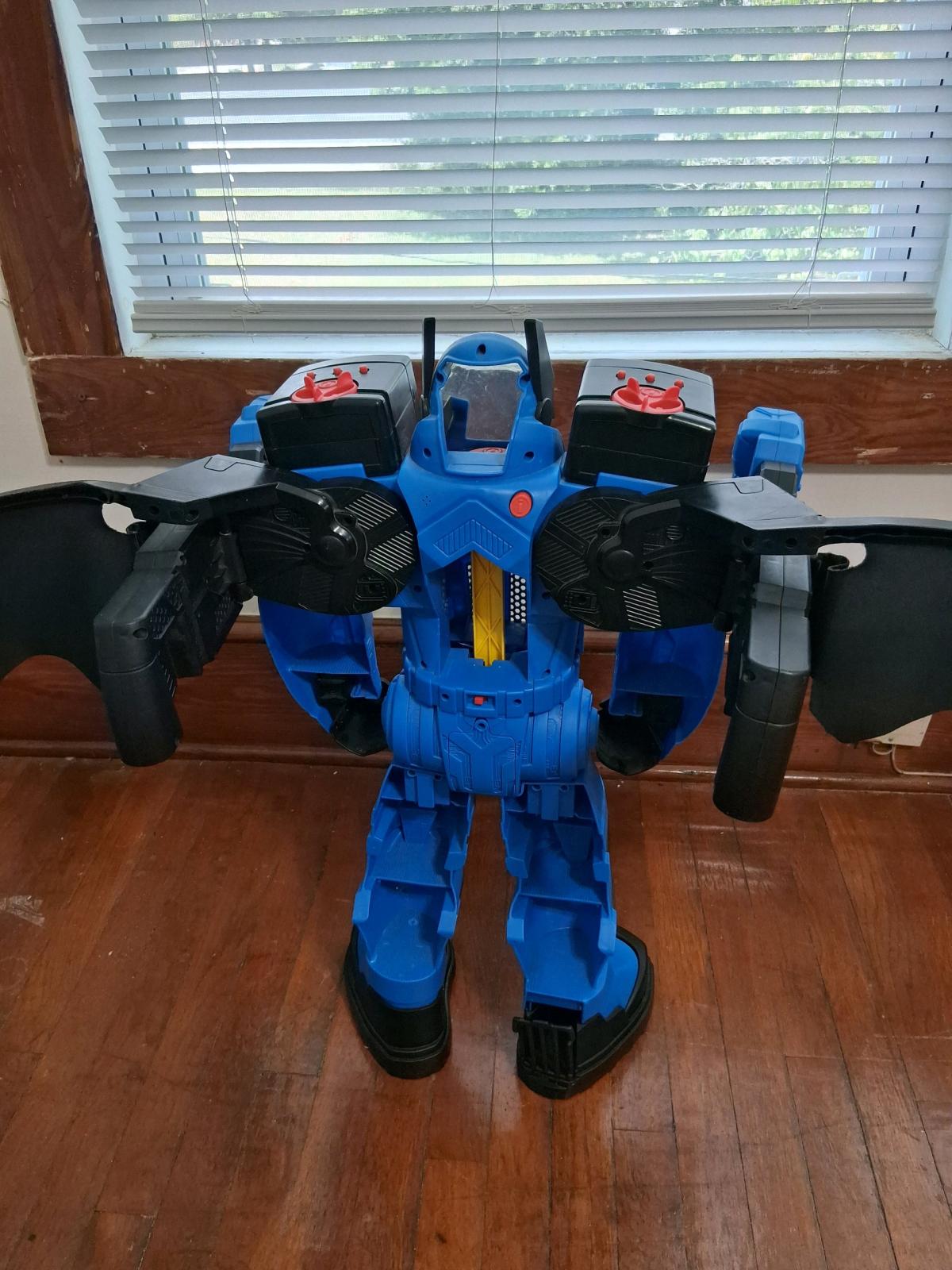 Batman Extreme Megabot with wings