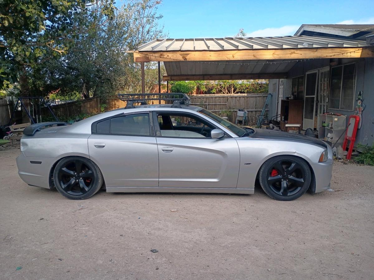 Dodge charger v6 2012 asking 4500