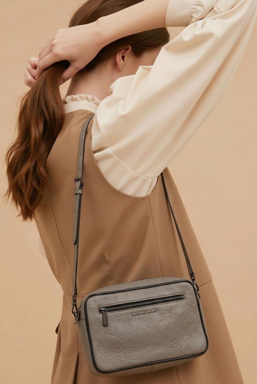 Gray MK handbag good condition